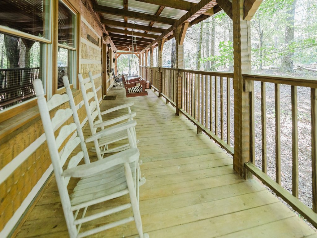 Big Kahuna Lodge Vacation Rental in Sevierville - RedAwning