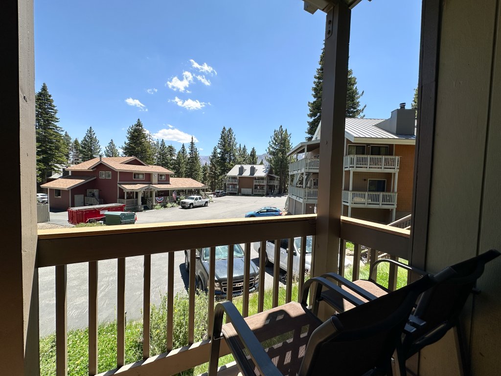 Hidden Valley 107 Quite and Cozy, Shot walk to the Village Vacation Rental in Mammoth Lakes - RedAwning