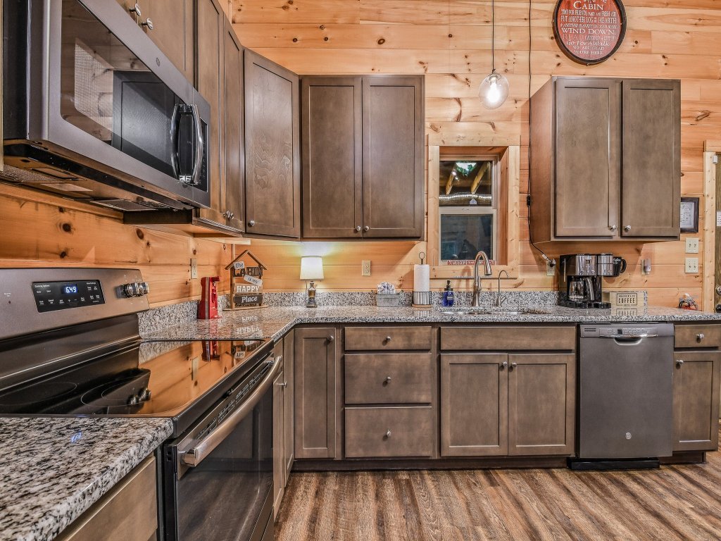 A Creekside on the Bluff Vacation Rental in Sevierville - RedAwning