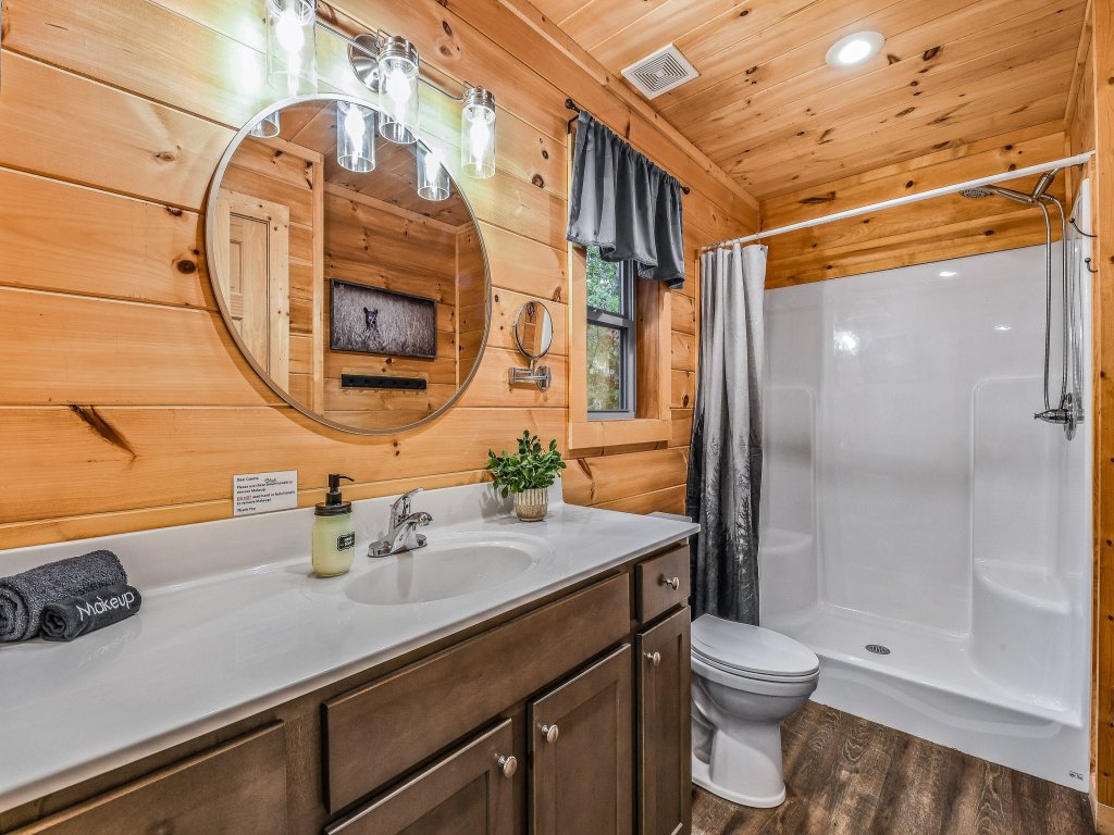A Creekside on the Bluff Vacation Rental in Sevierville - RedAwning