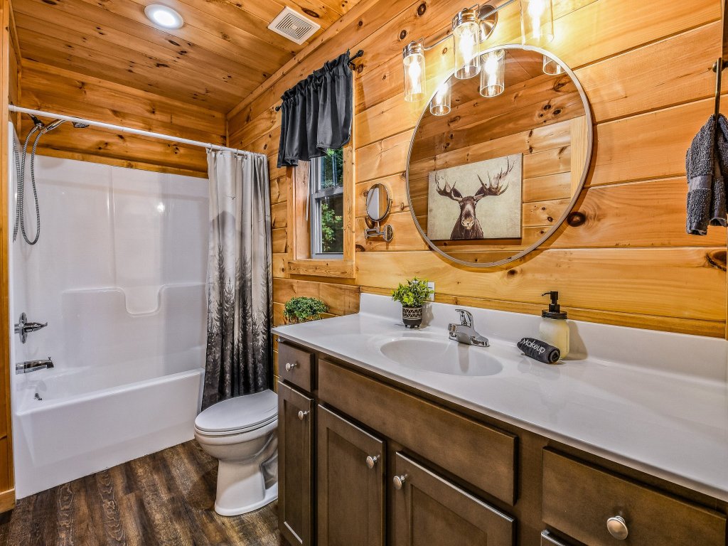 A Creekside on the Bluff Vacation Rental in Sevierville - RedAwning