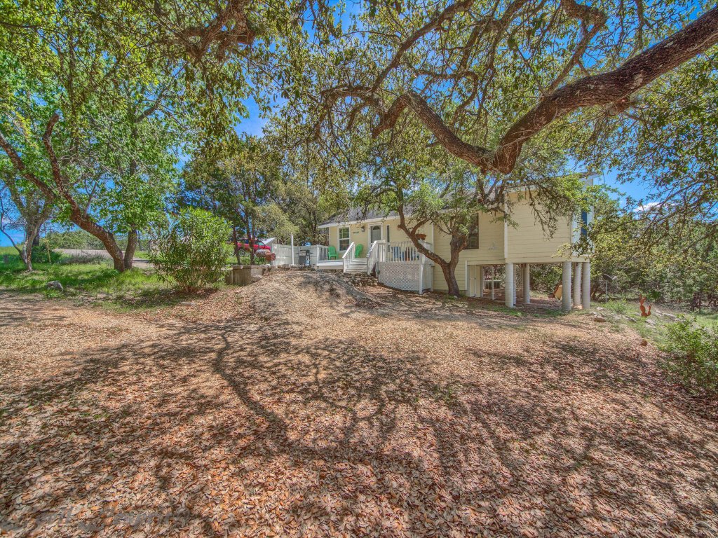 CL 2459 Yellow Rose  Vacation Rental in Canyon Lake - RedAwning