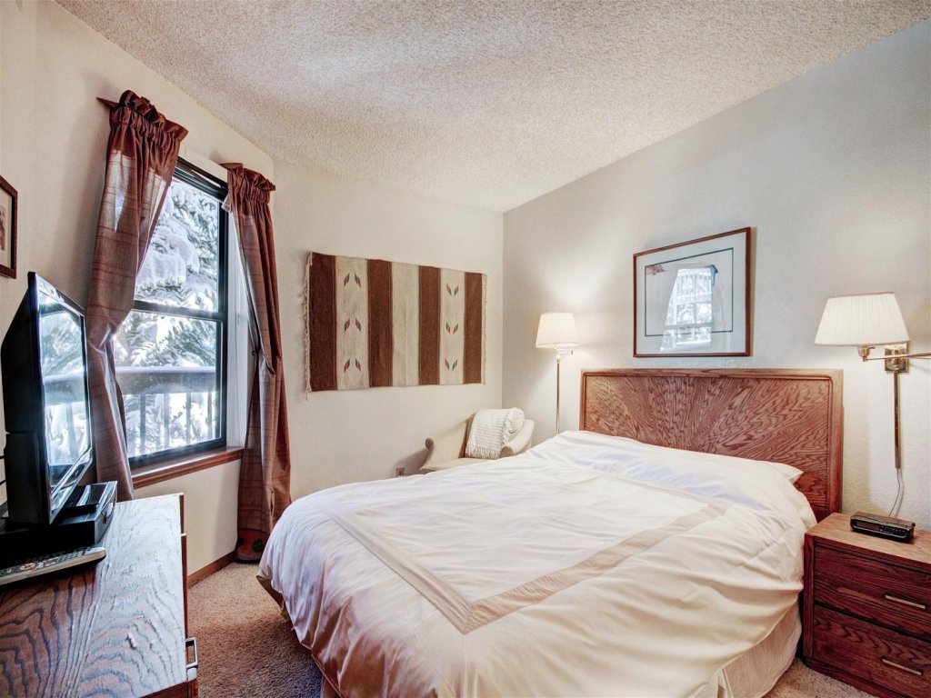 Mountainside 162H Vacation Rental in Colorado - RedAwning
