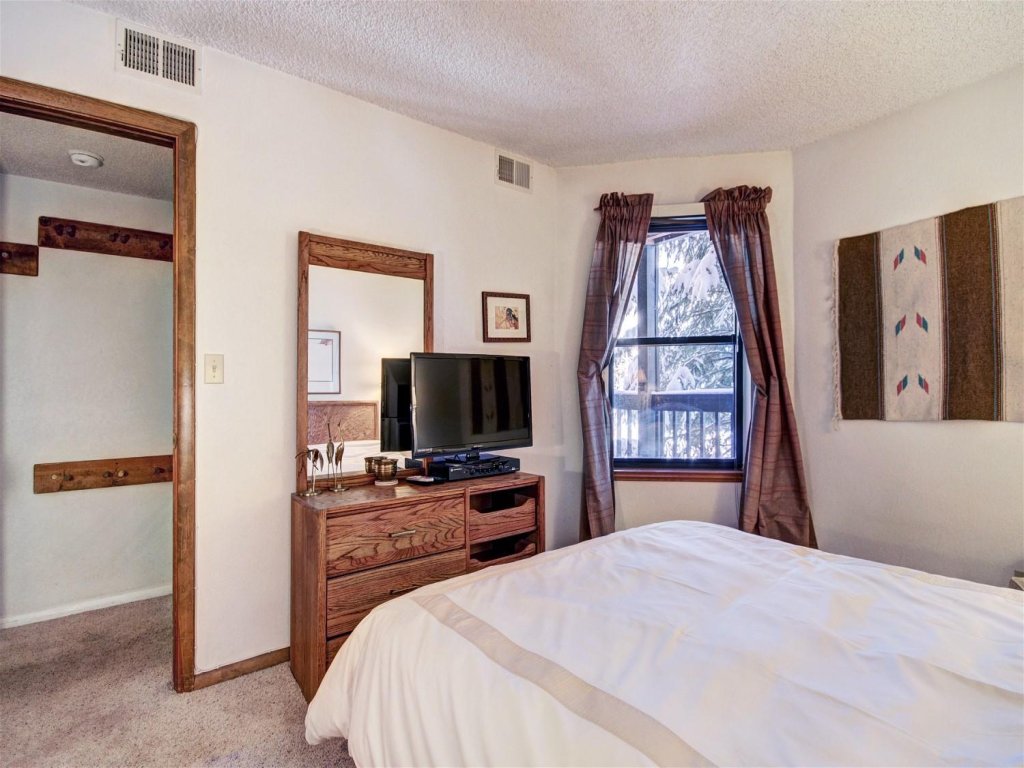 Mountainside 162H Vacation Rental in Colorado - RedAwning