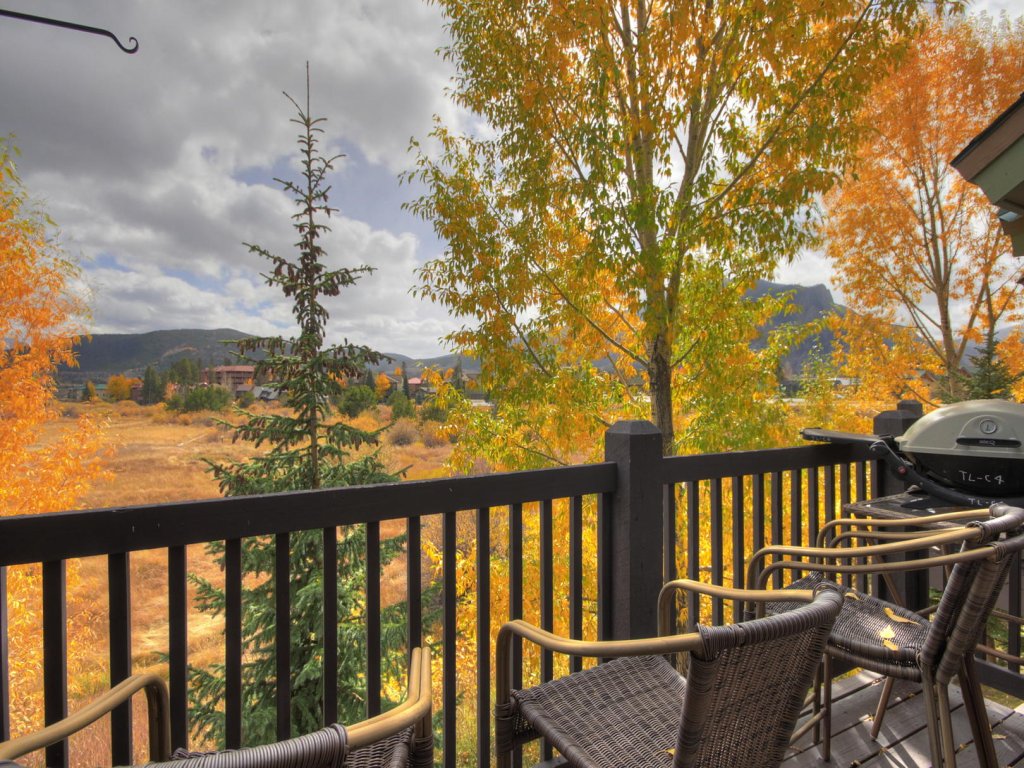 Tarn Landing C-4 Vacation Rental in Colorado - RedAwning