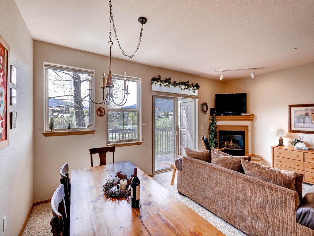 Tarn Landing C-5 Vacation Rental in Colorado - RedAwning