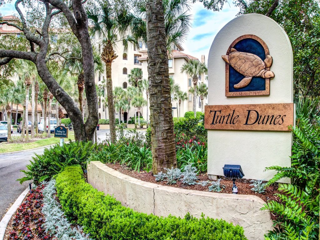 Spacious Oceanfront Penthouse Villa Vacation Rental in Fernandina Beach - RedAwning