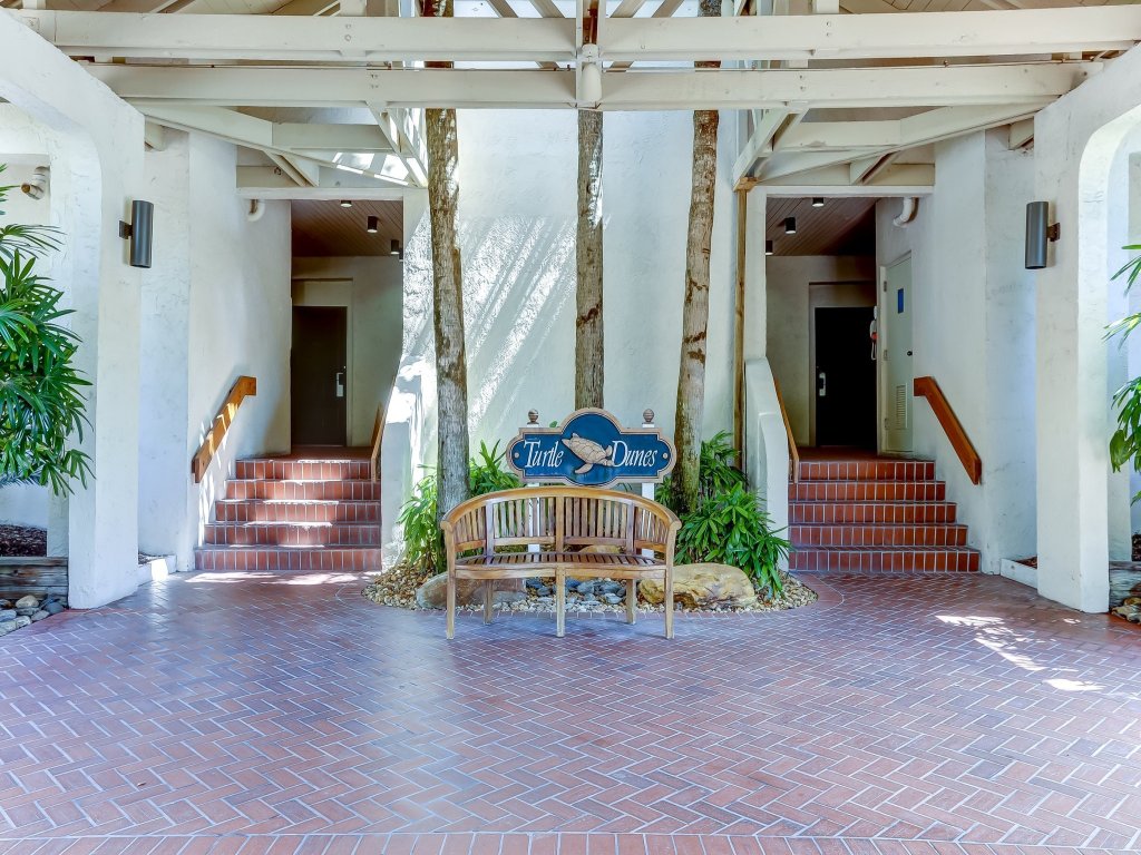 Spacious Oceanfront Penthouse Villa Vacation Rental in Fernandina Beach - RedAwning