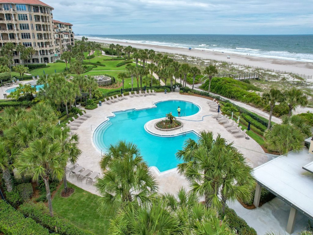 Spacious Oceanfront Penthouse Villa Vacation Rental in Fernandina Beach - RedAwning