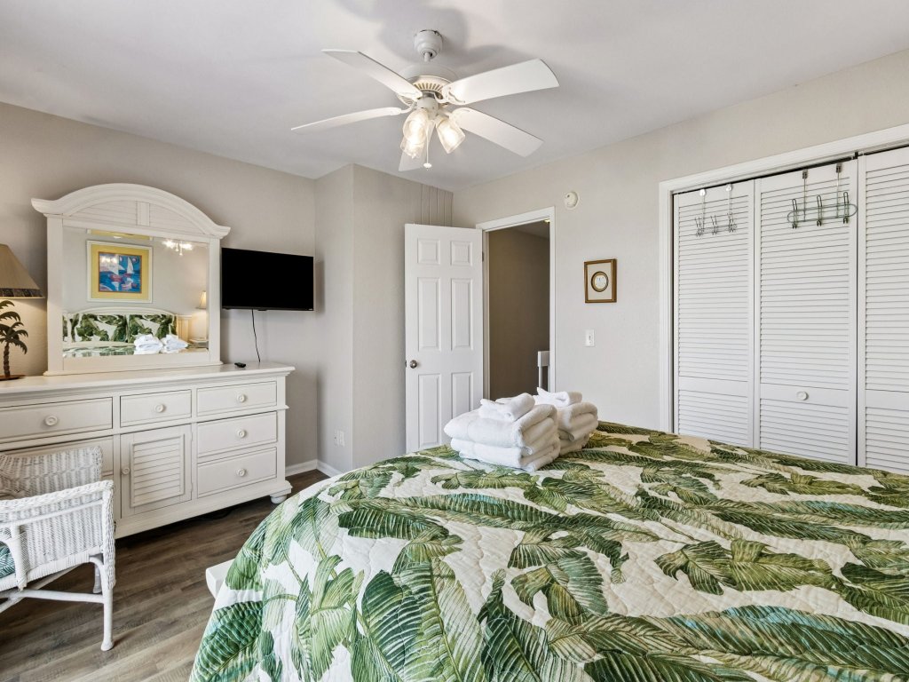 Relaxed Atmosphere in S Fletcher Duplex Vacation Rental in Fernandina Beach - RedAwning