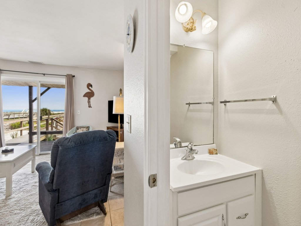 Relaxed Atmosphere in S Fletcher Duplex Vacation Rental in Fernandina Beach - RedAwning
