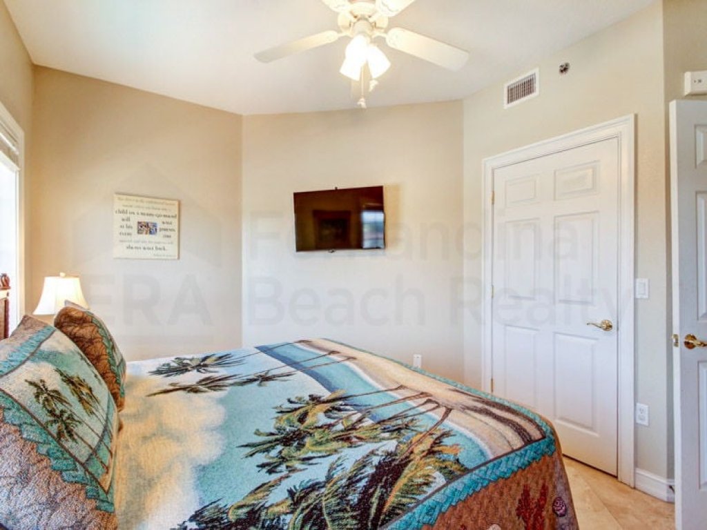 Deluxe Condo at the heart of Main Beach Vacation Rental in Fernandina Beach - RedAwning