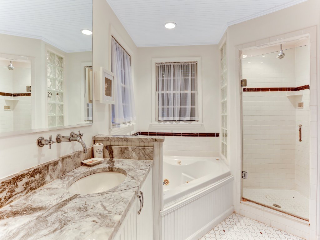 Ocean Ave Spacious Seaside Cottage Vacation Rental in Fernandina Beach - RedAwning