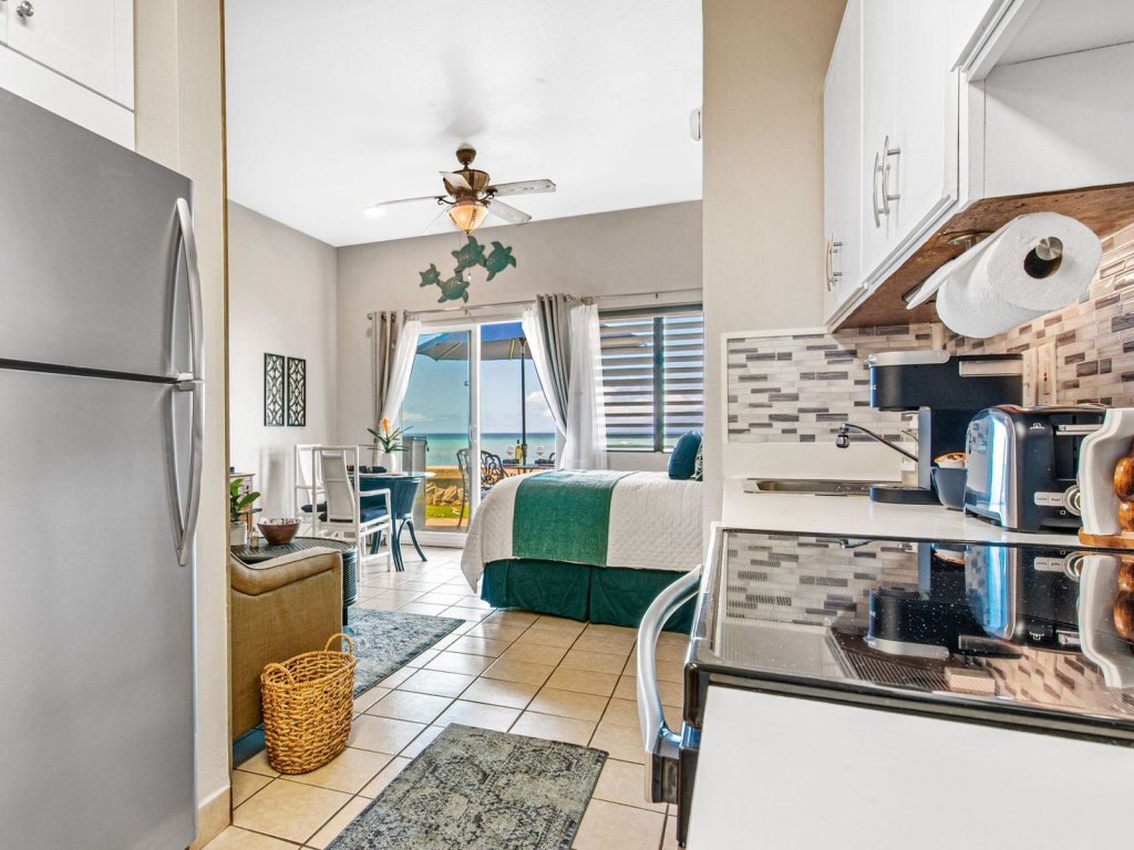 Pohailani #102 Vacation Rental in Lahaina - RedAwning