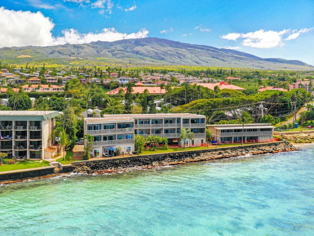 Pohailani #102 Vacation Rental in Lahaina - RedAwning