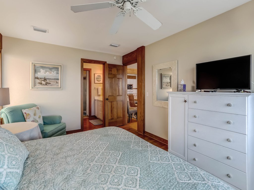 Oceanfront Pet Friendly Unit Vacation Rental in Fernandina Beach - RedAwning
