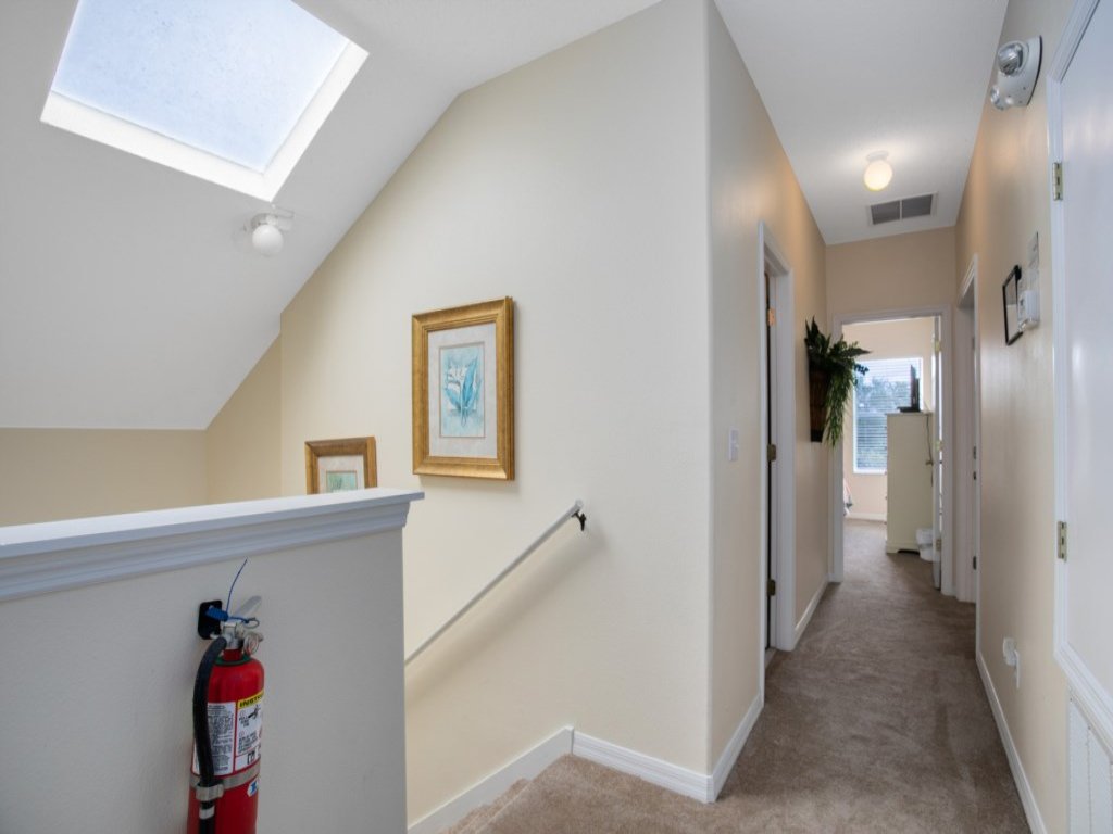 Tropical and peaceful, this 5 bed with Pool & Spa Vacation Rental in Clermont - RedAwning