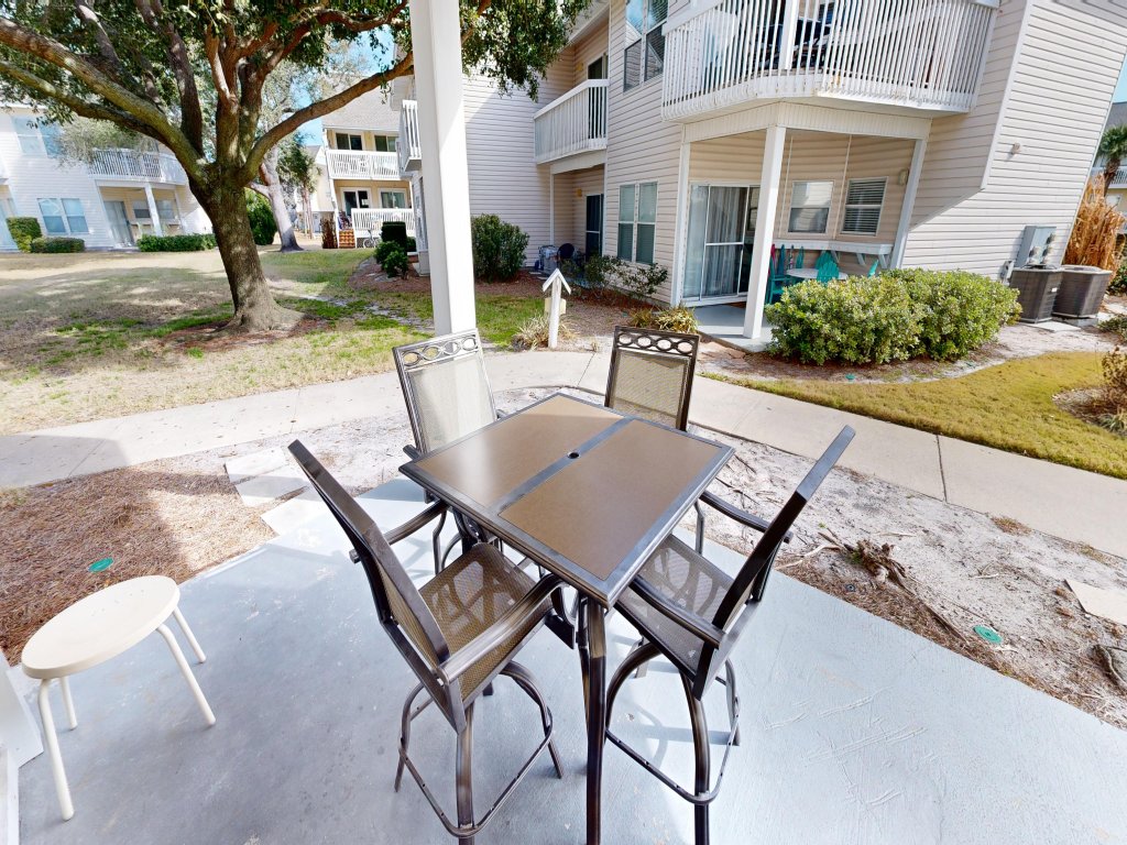 SPC 9136 - Ground Floor 2 BR short walk to beach right by pool Vacation Rental in Destin - RedAwning