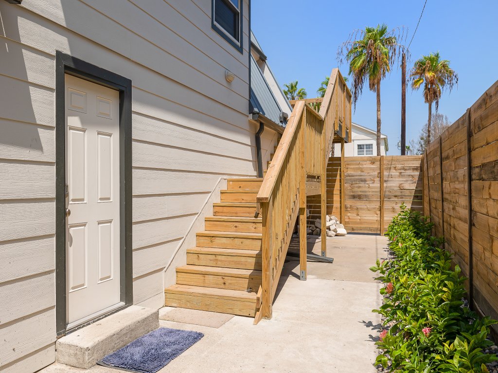 117 E. Bahama Vacation Rental in South Padre Island - RedAwning