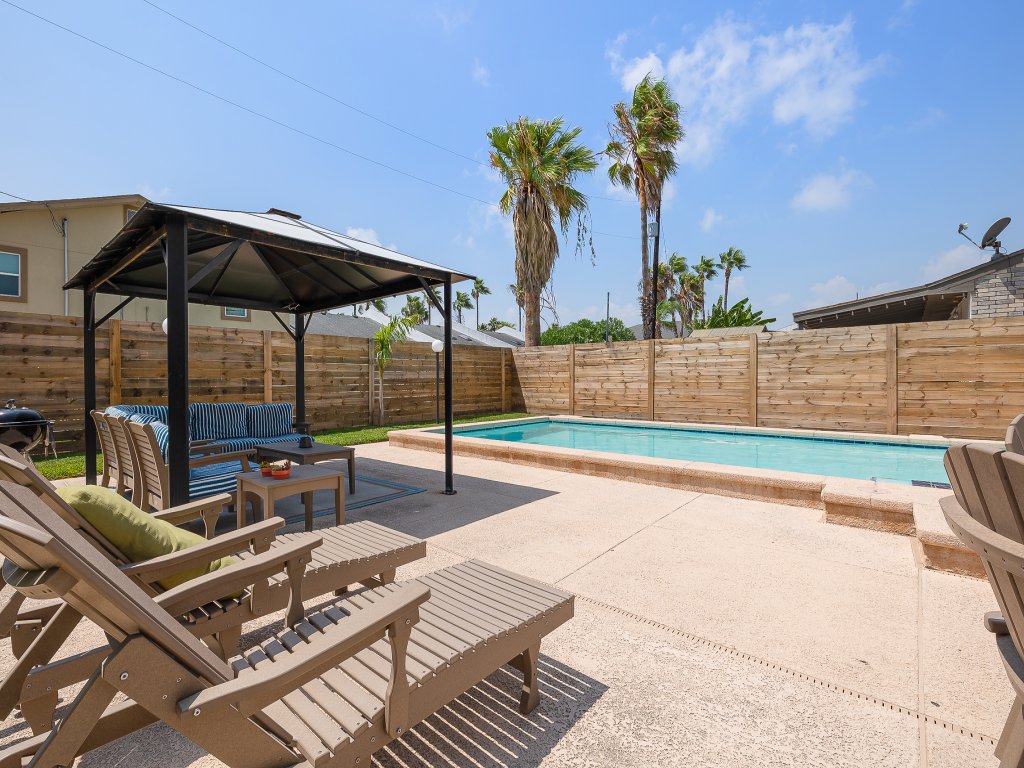 117 E. Bahama Vacation Rental in South Padre Island - RedAwning