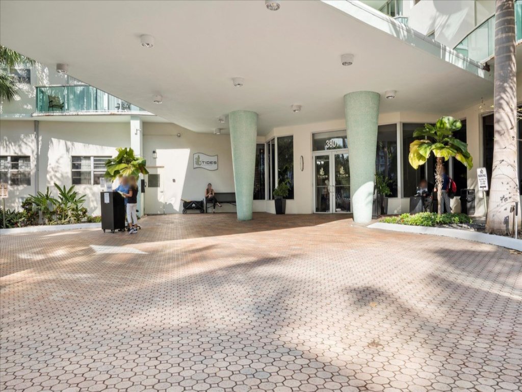 2BR Luxury Suite with Patio at The Tides Hollywood Vacation Rental in Hollywood - RedAwning