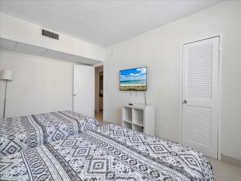 2BR Ocean View Luxury Suite at The Tides Hollywood Vacation Rental in Hollywood - RedAwning