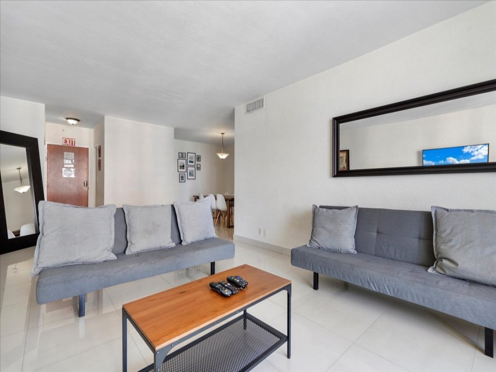 2BR Ocean View Luxury Suite at The Tides Hollywood Vacation Rental in Hollywood - RedAwning