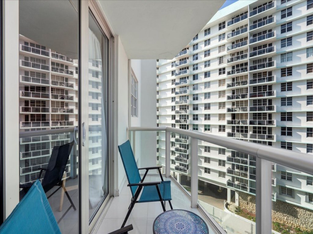 2BR Ocean View Luxury Suite at The Tides Hollywood Vacation Rental in Hollywood - RedAwning