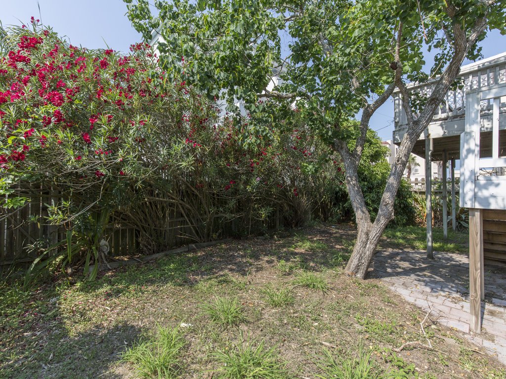 132 E. Kingfish (Island Retreat) Vacation Rental in South Padre Island - RedAwning