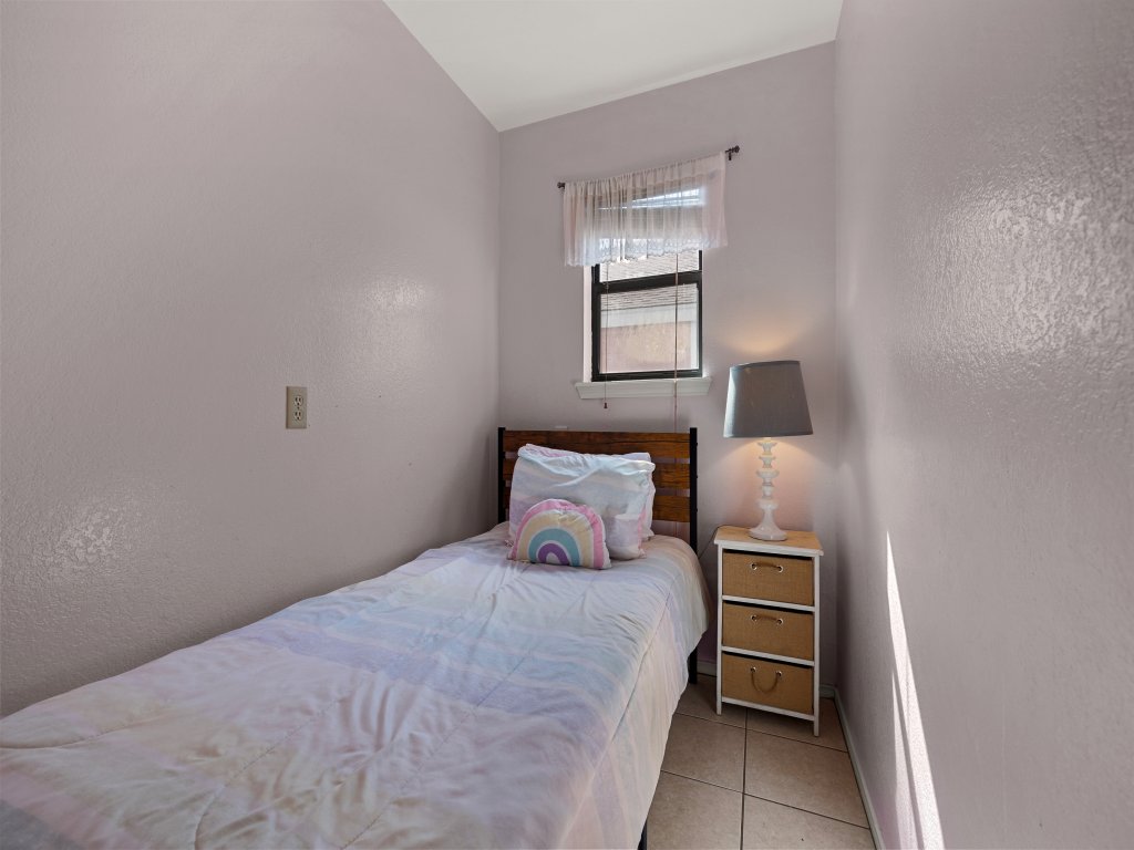 132 E. Kingfish (Island Retreat) Vacation Rental in South Padre Island - RedAwning