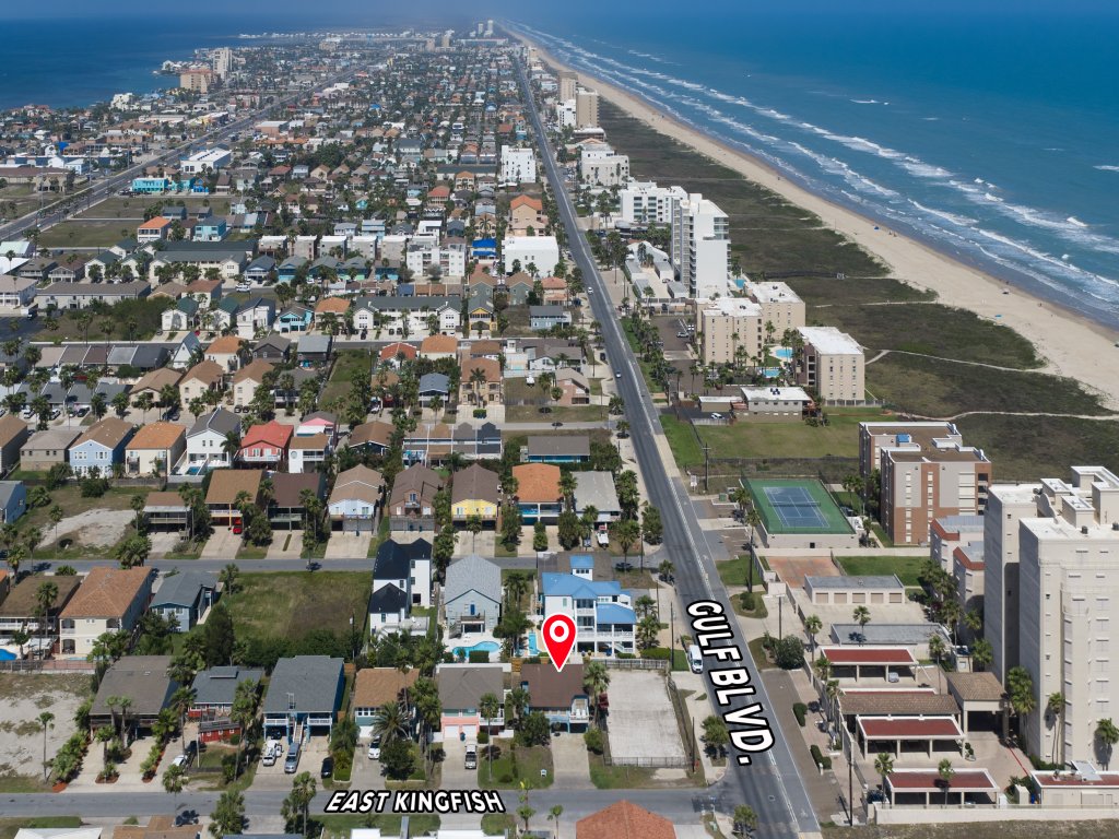132 E. Kingfish (Island Retreat) Vacation Rental in South Padre Island - RedAwning