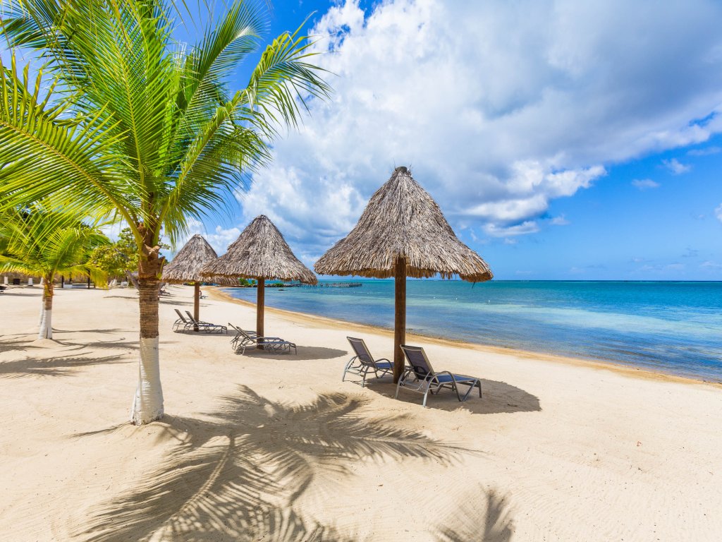 Pristine Bay 4033 Vacation Rental - RedAwning
