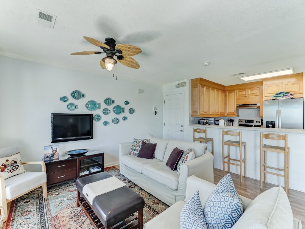 Redecorated Pet Friendly Home Vacation Rental in Fernandina Beach - RedAwning