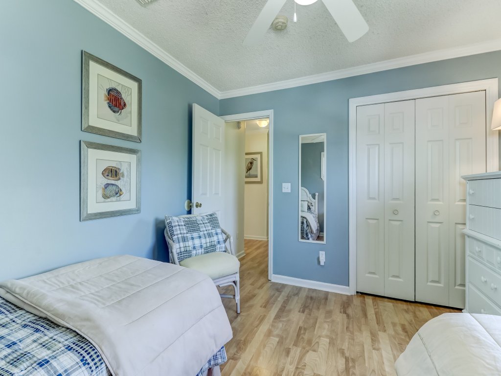 Redecorated Pet Friendly Home Vacation Rental in Fernandina Beach - RedAwning