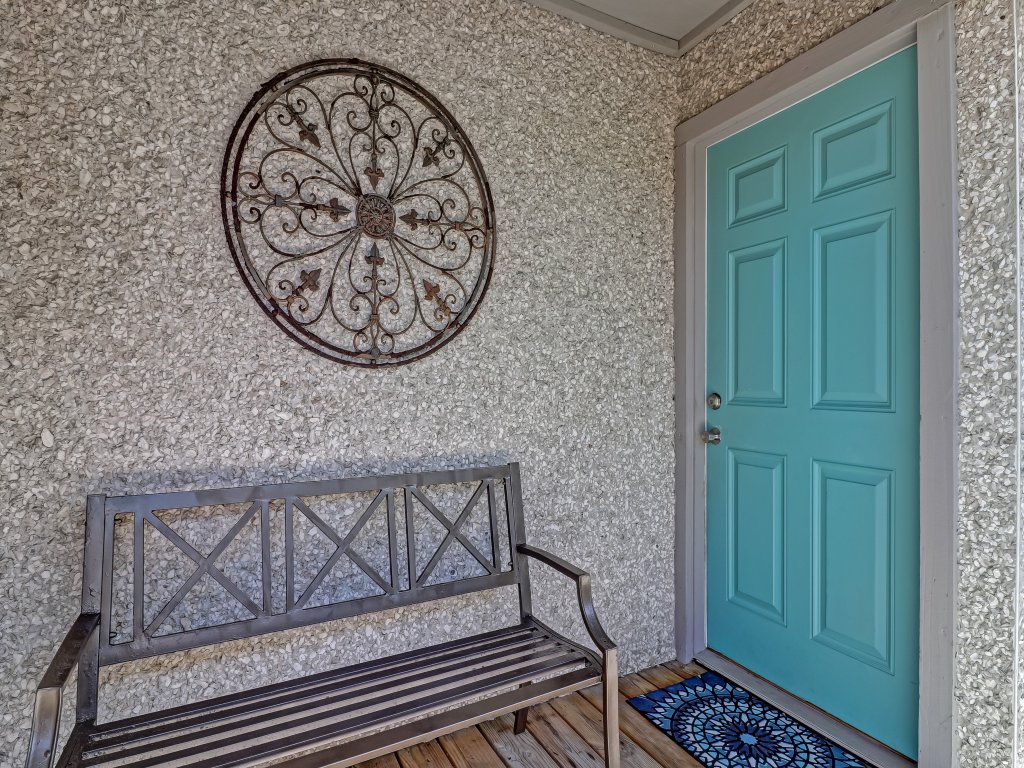 Redecorated Pet Friendly Home Vacation Rental in Fernandina Beach - RedAwning