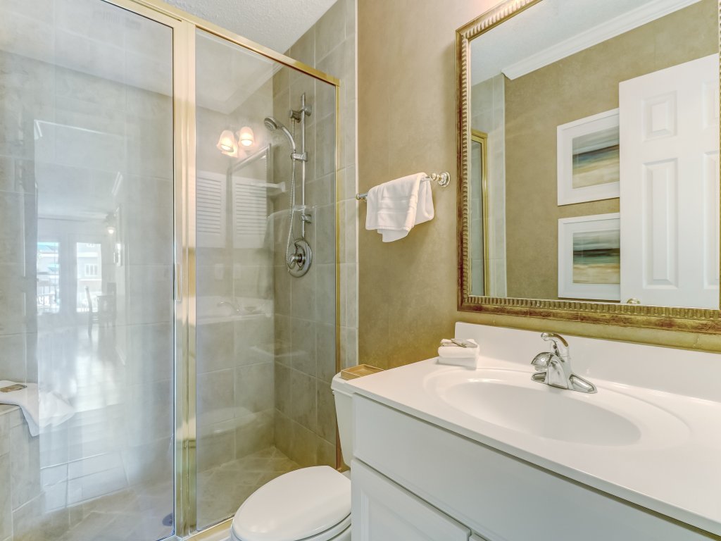 Redecorated Pet Friendly Home Vacation Rental in Fernandina Beach - RedAwning