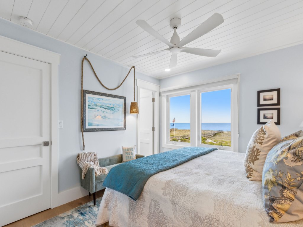 Multi-level Seaside Residence Vacation Rental in Fernandina Beach - RedAwning