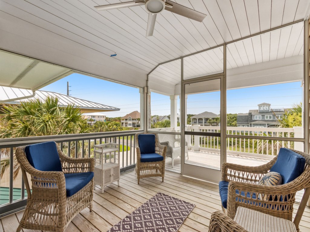 Multi-level Seaside Residence Vacation Rental in Fernandina Beach - RedAwning