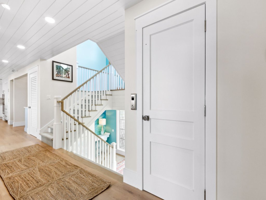Multi-level Seaside Residence Vacation Rental in Fernandina Beach - RedAwning