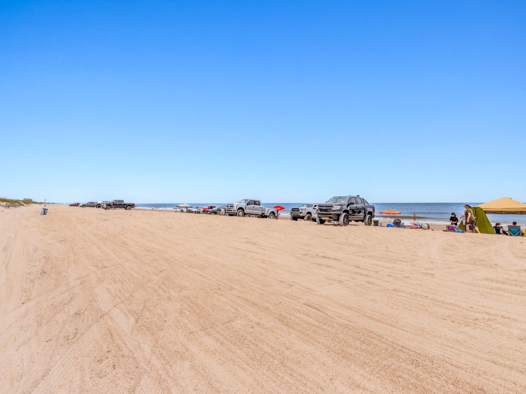 Multi-level Seaside Residence Vacation Rental in Fernandina Beach - RedAwning