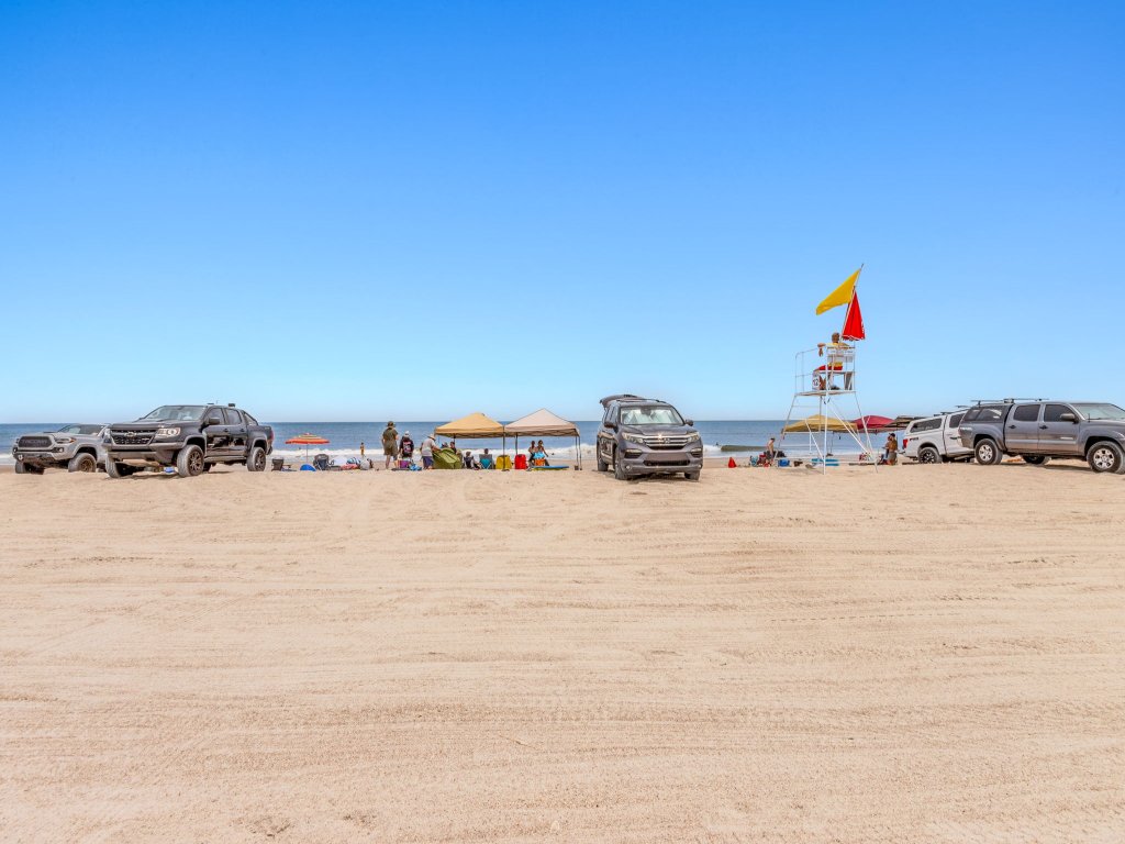 Multi-level Seaside Residence Vacation Rental in Fernandina Beach - RedAwning