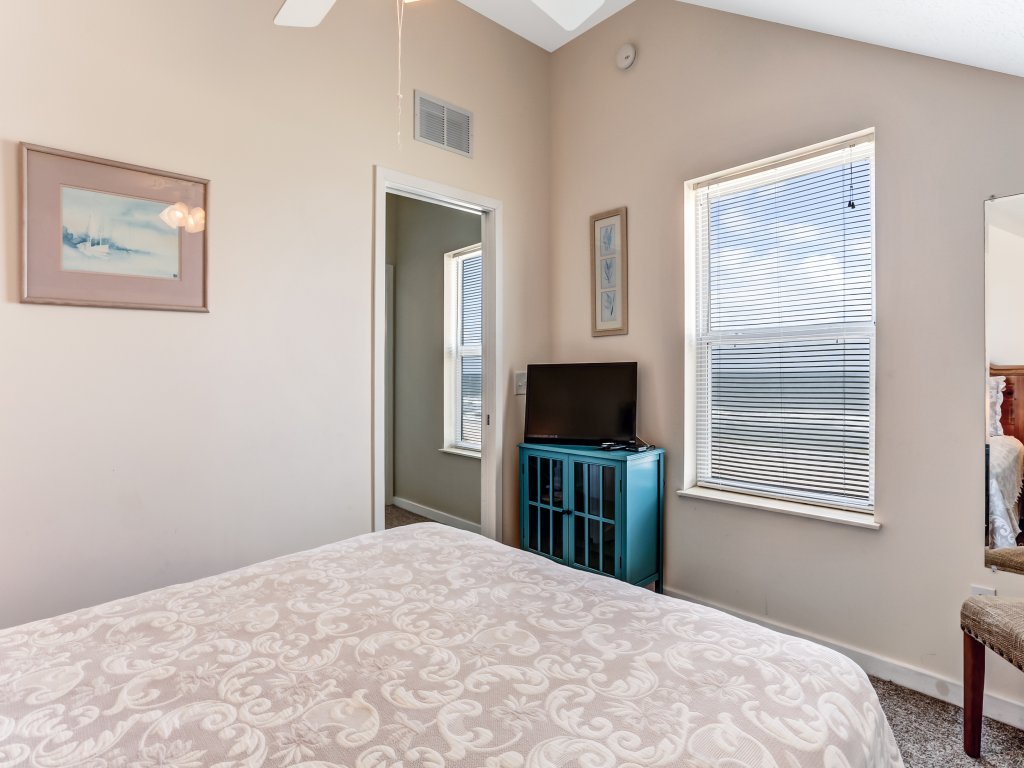 812 S Fletcher Ave Vacation Rental in Fernandina Beach - RedAwning