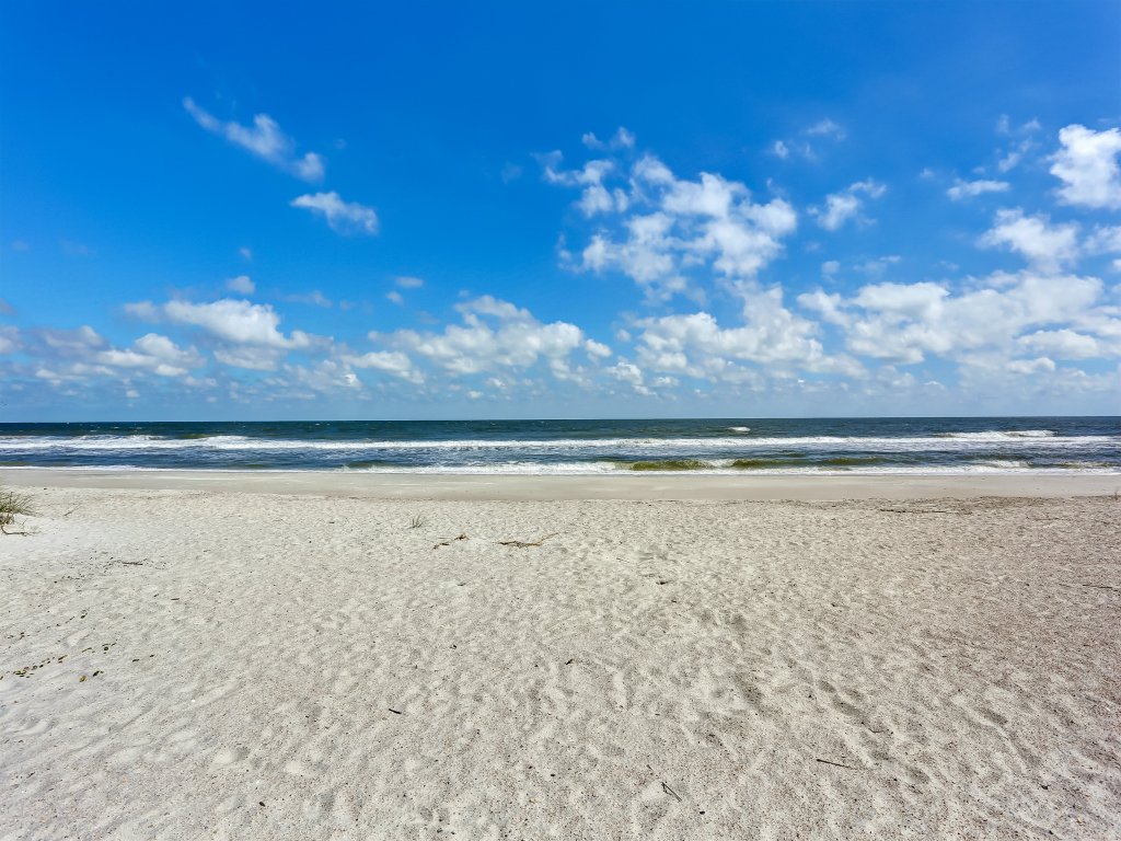 812 S Fletcher Ave Vacation Rental in Fernandina Beach - RedAwning
