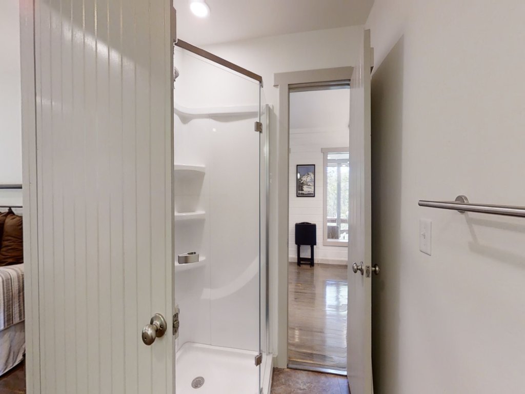 Happy Camper Vacation Rental in Sevierville - RedAwning
