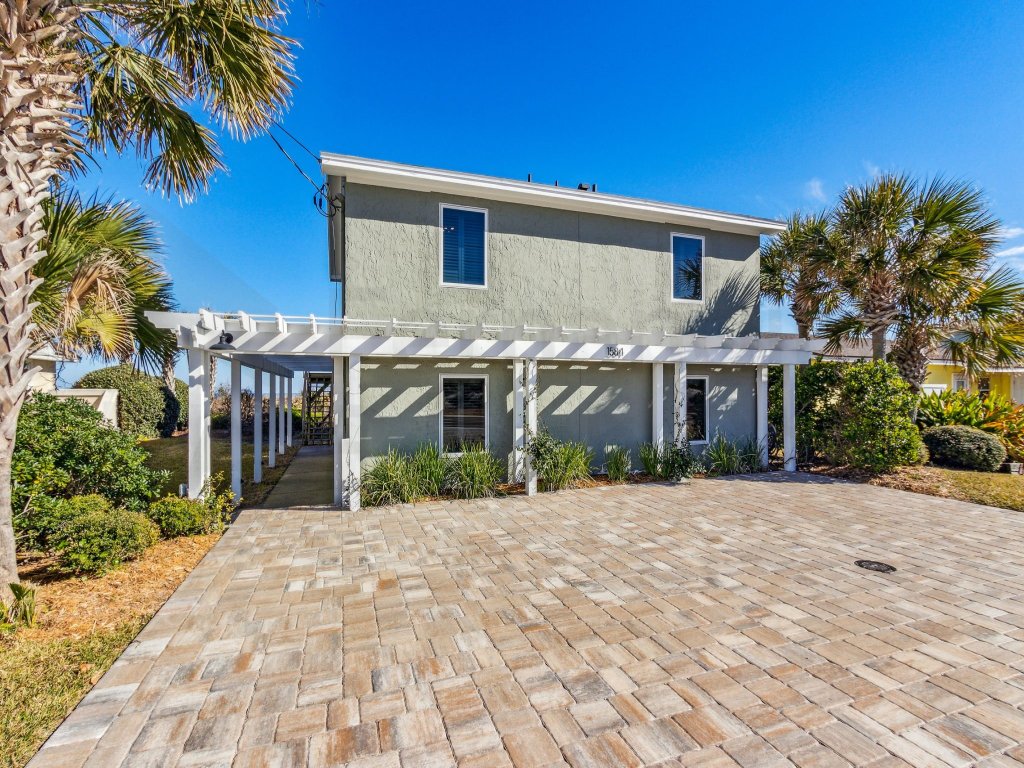 South Fletcher Spacious Family Friendly Home Vacation Rental in Fernandina Beach - RedAwning