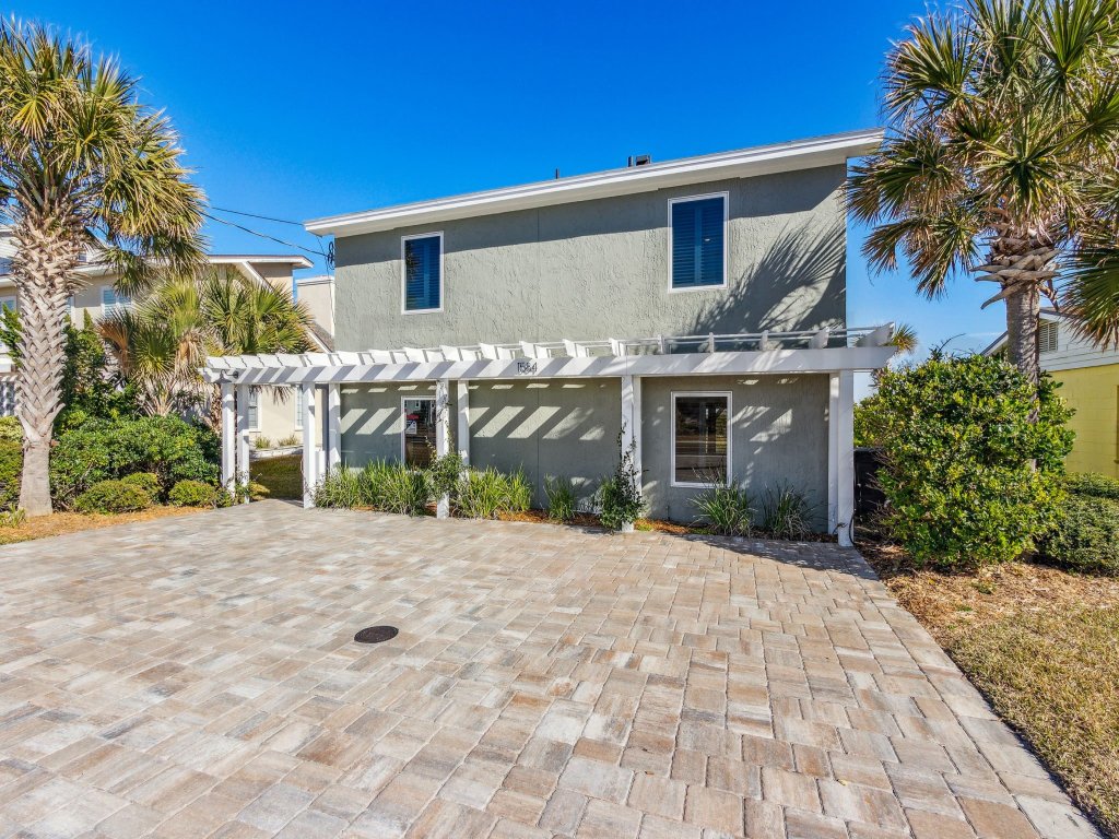 South Fletcher Spacious Family Friendly Home Vacation Rental in Fernandina Beach - RedAwning