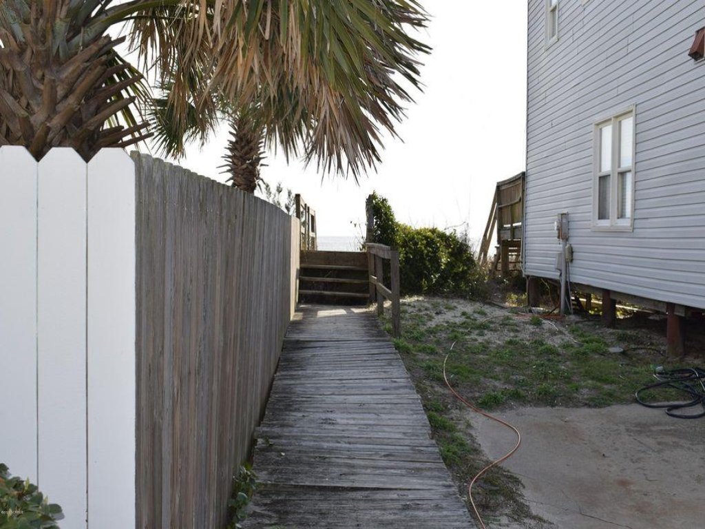 Reel Blessed / 216 Ocean Blvd West Vacation Rental in Holden Beach - RedAwning