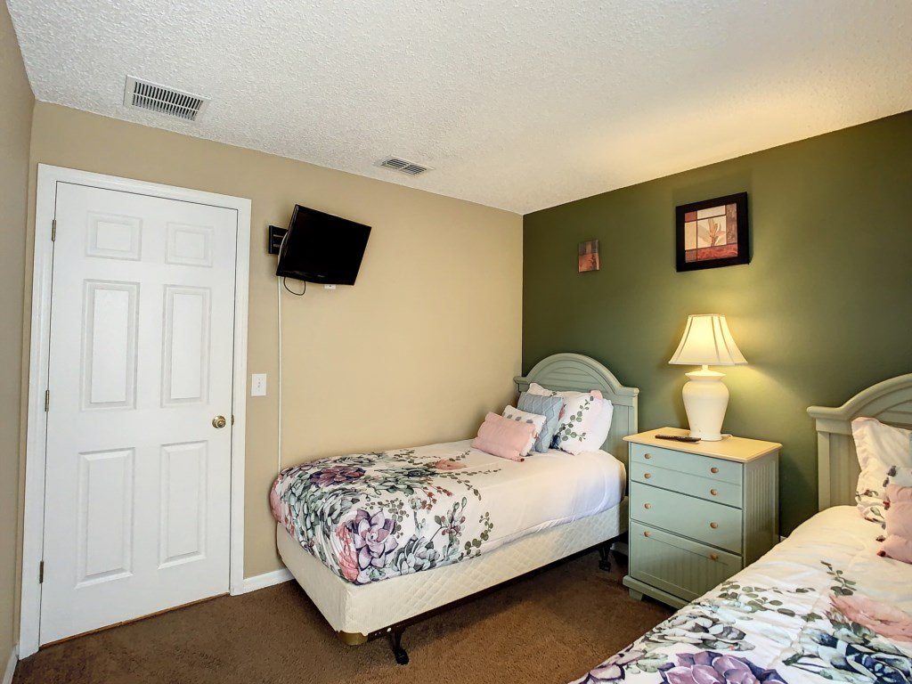 Emerald Island Resort 4 bed 3 bath with pool/spa Vacation Rental in Kissimmee - RedAwning