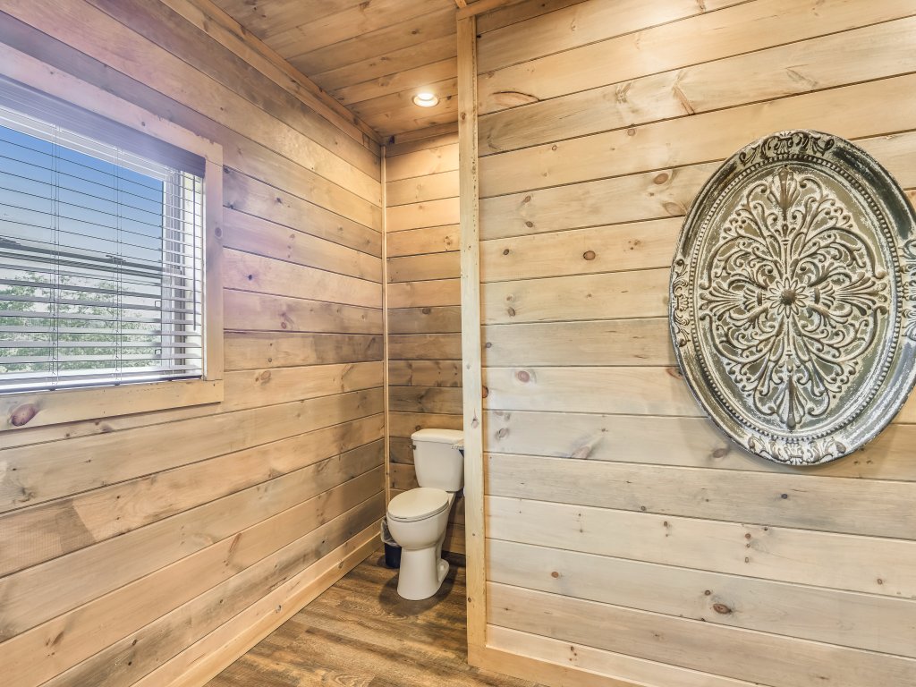 Stone Mountain Lodge Vacation Rental in Sevierville - RedAwning