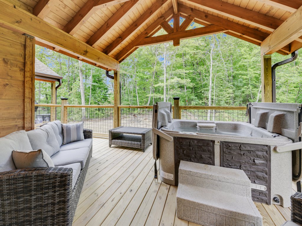 Stone Mountain Lodge Vacation Rental in Sevierville - RedAwning